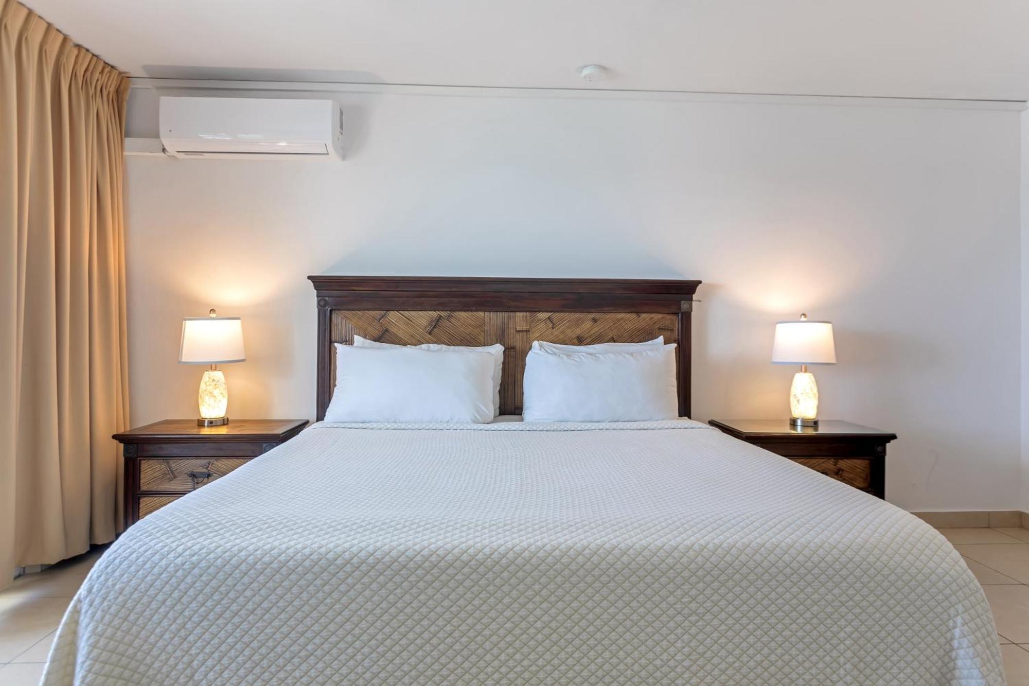 Maho Beach House - Sand Bar Condo - 1 Bedroom Suite Екстер'єр фото