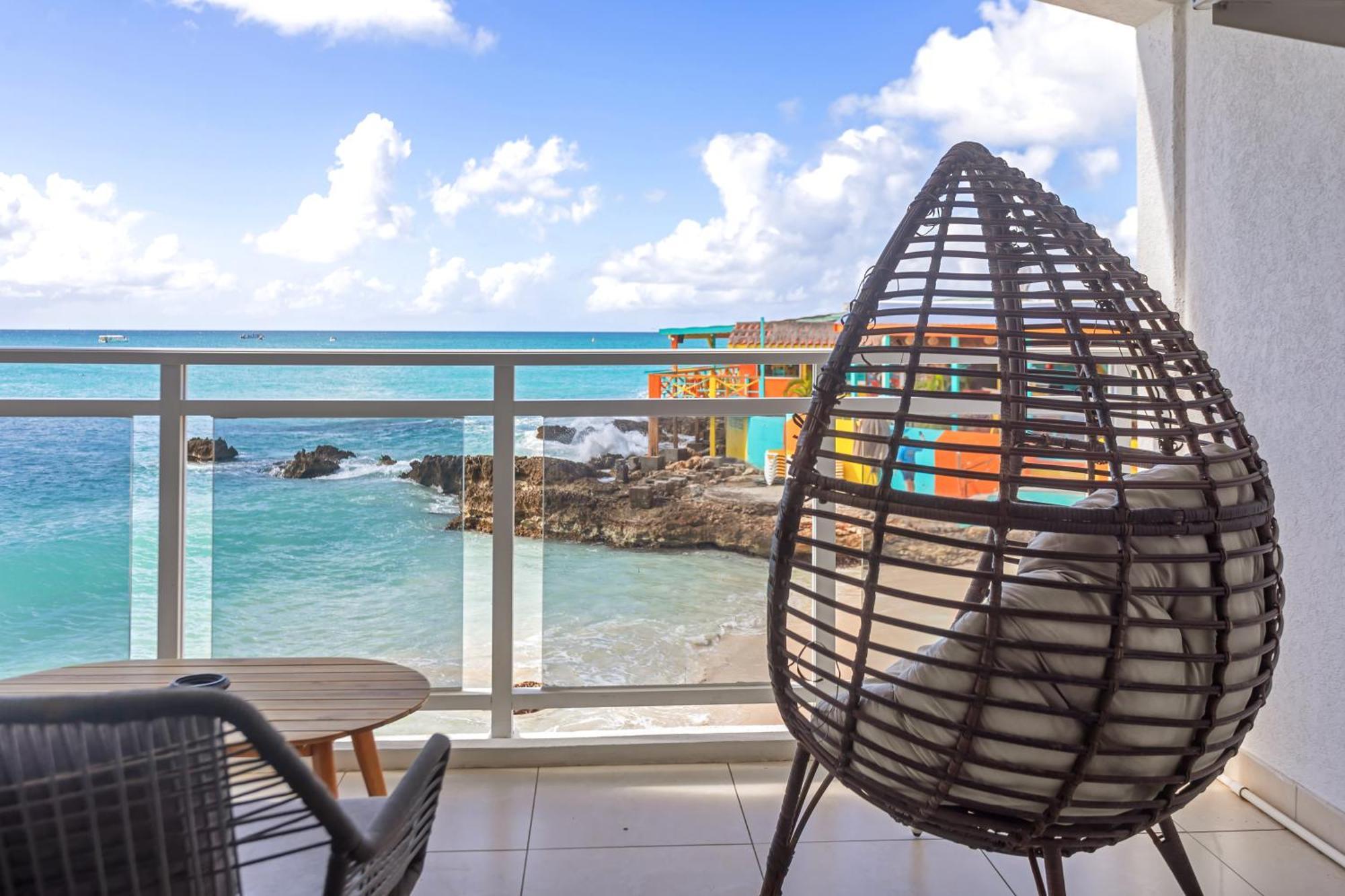 Maho Beach House - Sand Bar Condo - 1 Bedroom Suite Екстер'єр фото